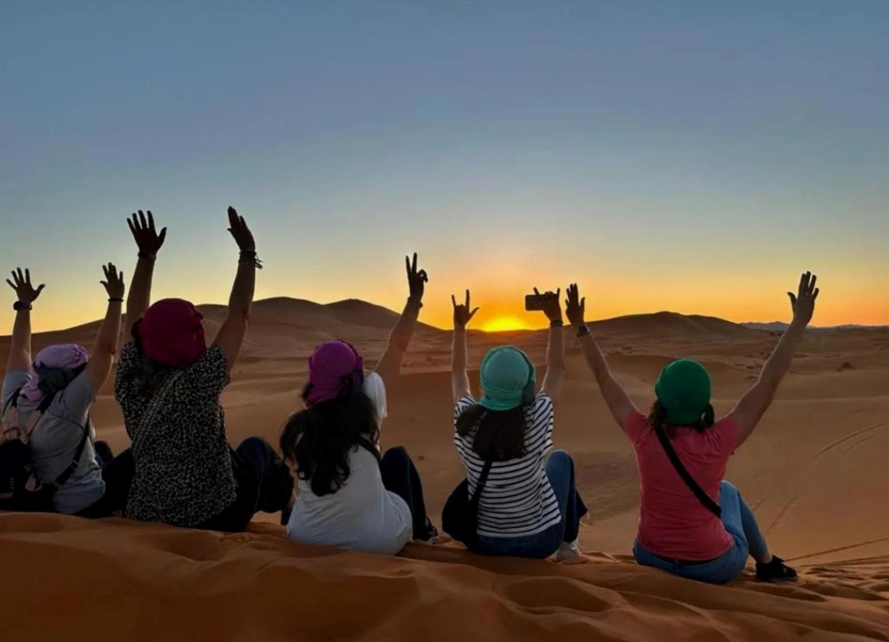 לינה וארוחת בוקר מרזאוגה Luxury Bedouin Camp מראה חיצוני תמונה