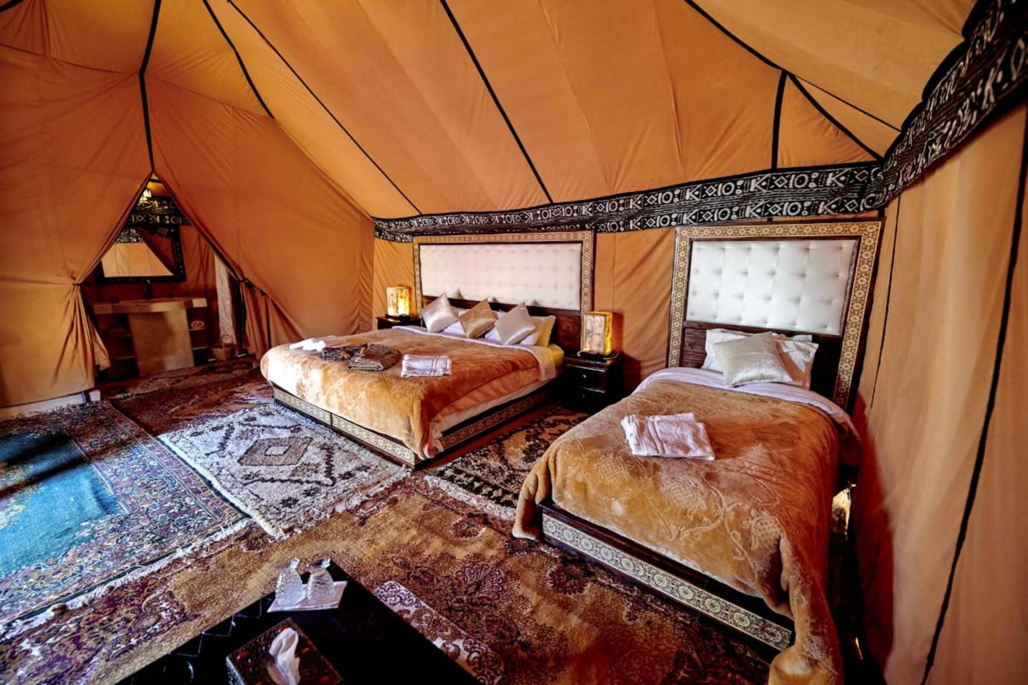 לינה וארוחת בוקר מרזאוגה Luxury Bedouin Camp מראה חיצוני תמונה