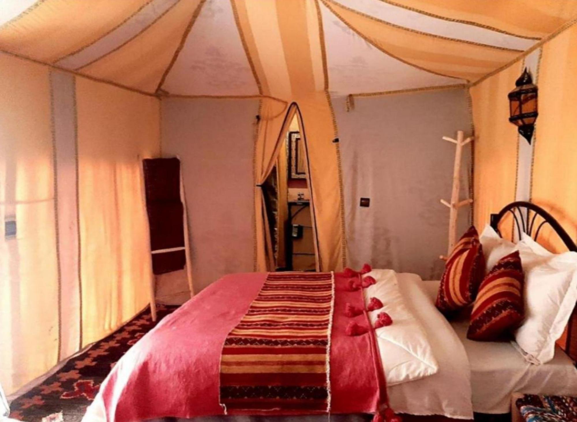 לינה וארוחת בוקר מרזאוגה Luxury Bedouin Camp מראה חיצוני תמונה
